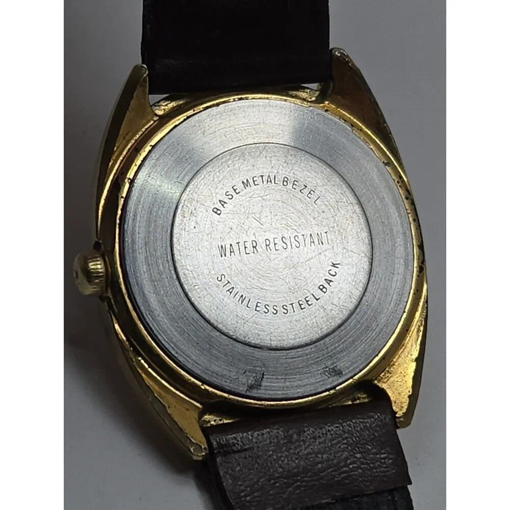 Vintage 1976 Timex Marlin Telephone Dial Day Date Hand Wind Gold Tone Mens Watch